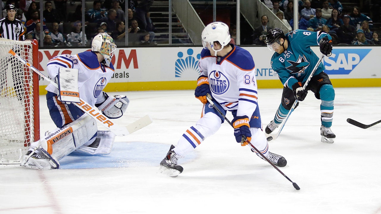 Pavelski scores twice, leads Sharks to win against Oilers